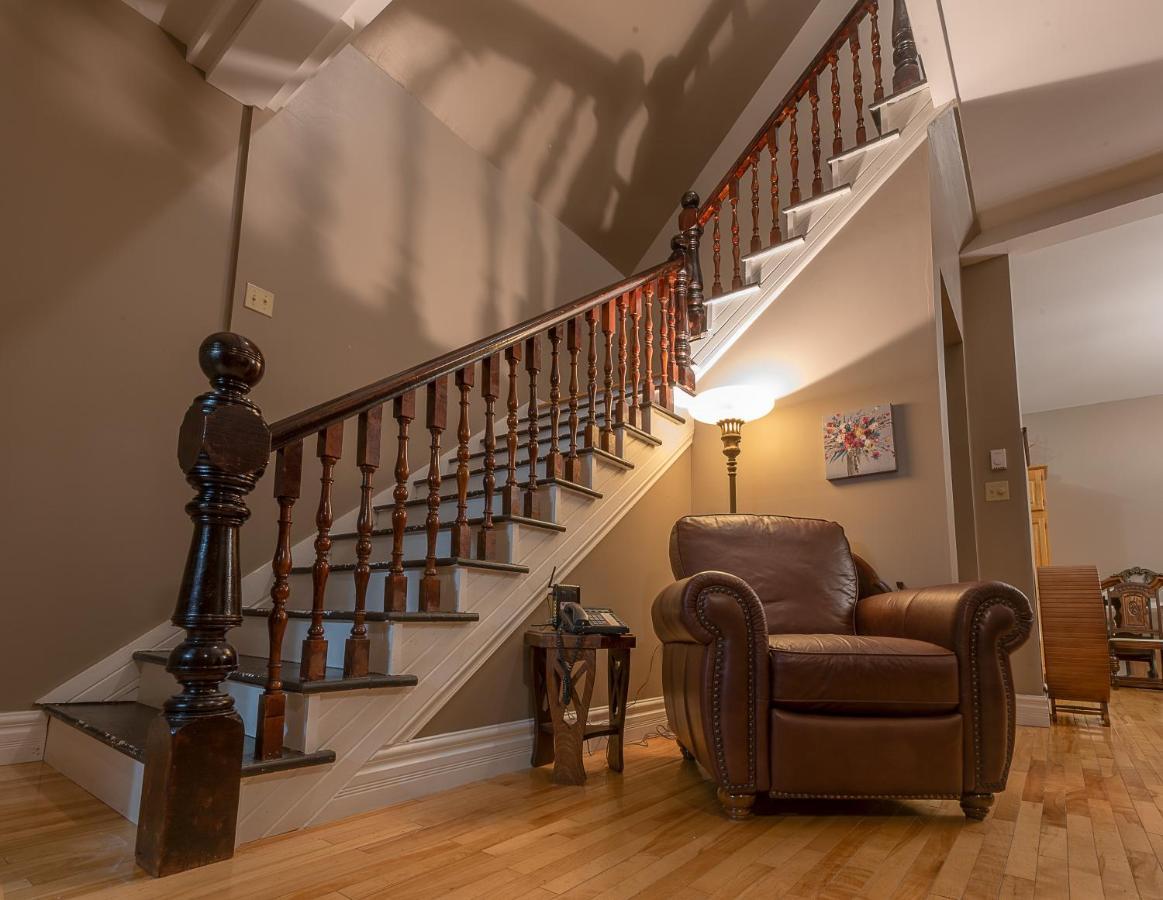 St. Martins Country Inn & Vaughan'S Restaurant Extérieur photo