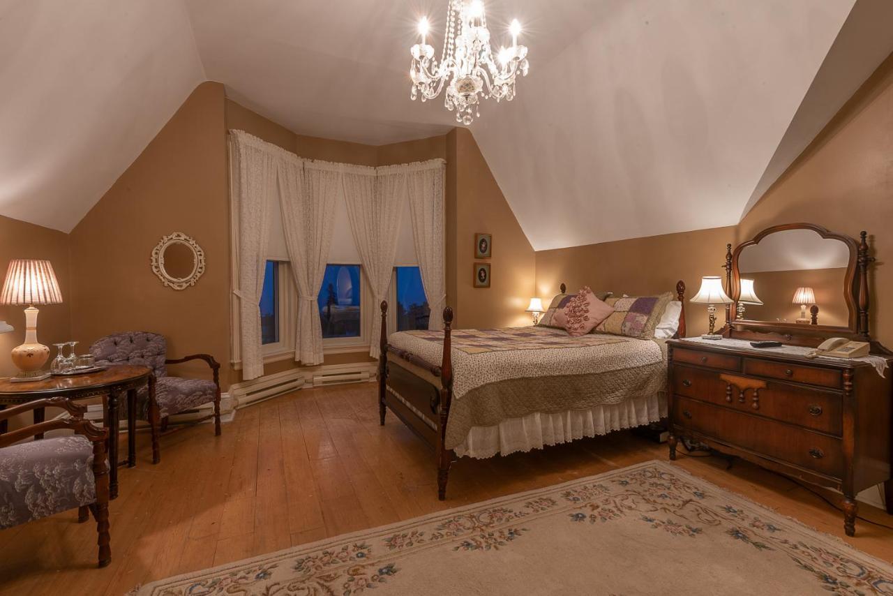 St. Martins Country Inn & Vaughan'S Restaurant Extérieur photo