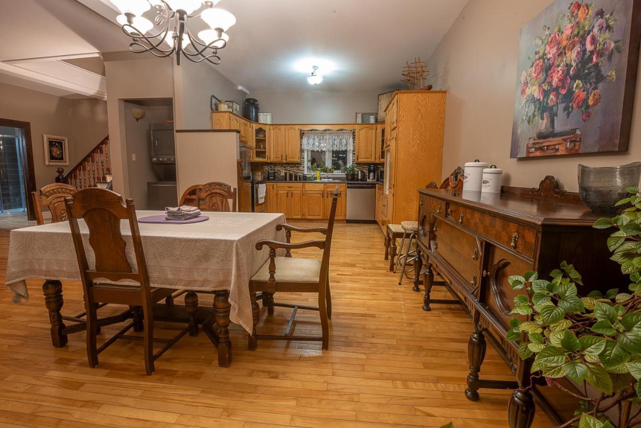 St. Martins Country Inn & Vaughan'S Restaurant Extérieur photo