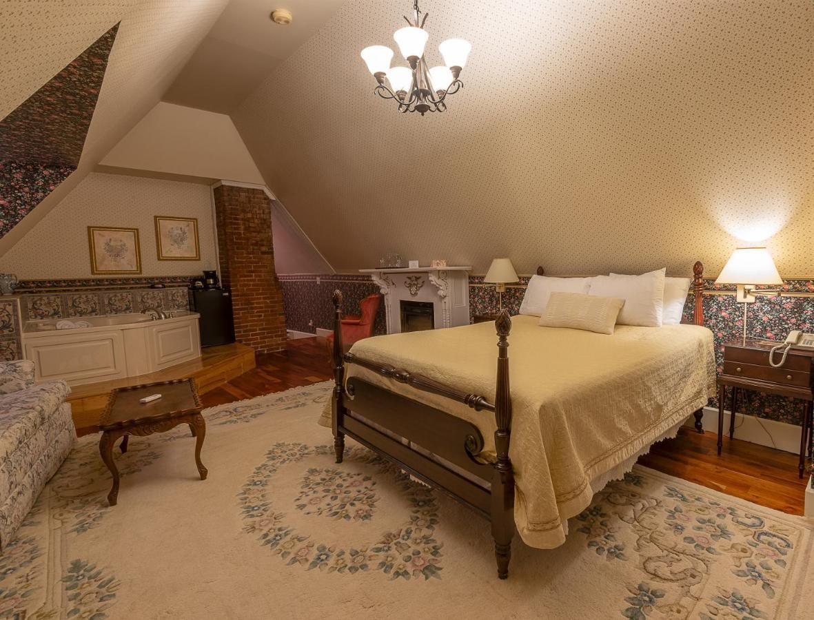 St. Martins Country Inn & Vaughan'S Restaurant Extérieur photo