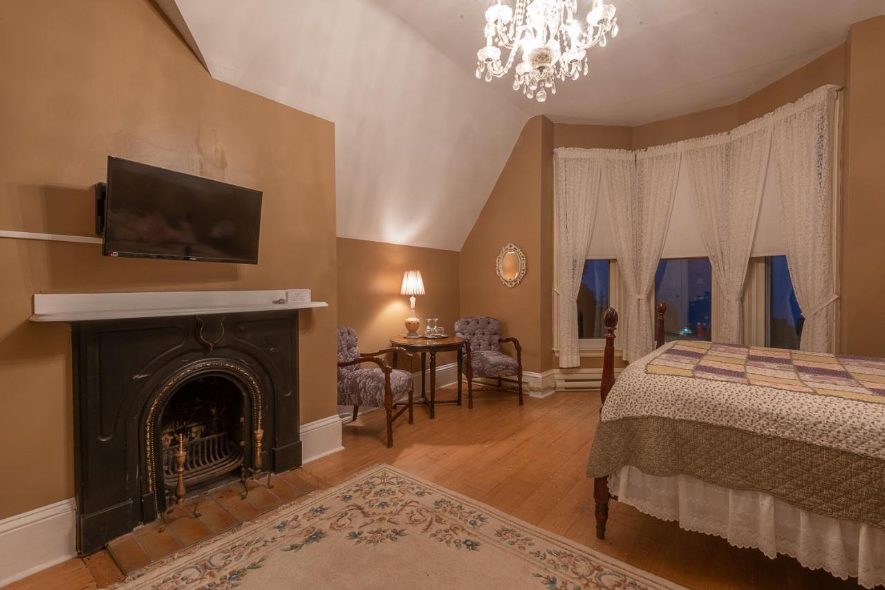 St. Martins Country Inn & Vaughan'S Restaurant Extérieur photo